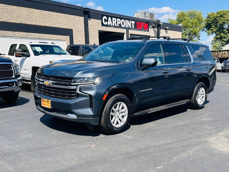 Chevrolet Suburban Vehicle Full-screen Gallery Image 3