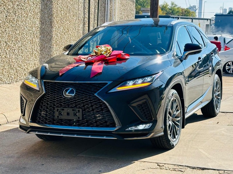 Lexus RX Vehicle Full-screen Gallery Image 2