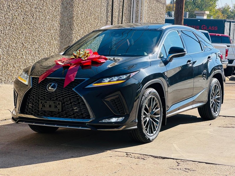 Lexus RX Vehicle Full-screen Gallery Image 4