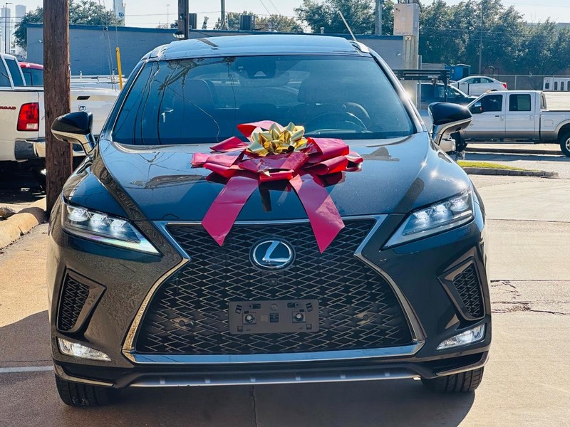 Lexus RX Vehicle Full-screen Gallery Image 5