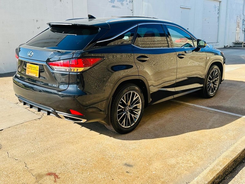 Lexus RX Vehicle Full-screen Gallery Image 8