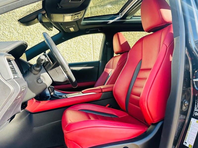 Lexus RX Vehicle Full-screen Gallery Image 11