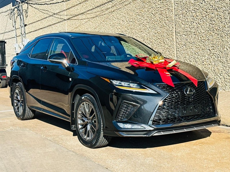 Lexus RX Vehicle Full-screen Gallery Image 30
