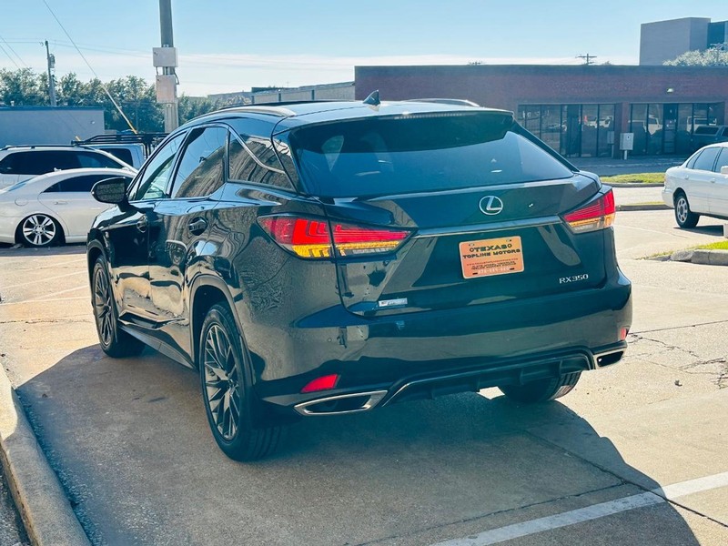Lexus RX Vehicle Full-screen Gallery Image 33