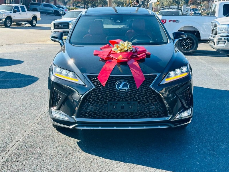 Lexus RX Vehicle Full-screen Gallery Image 36