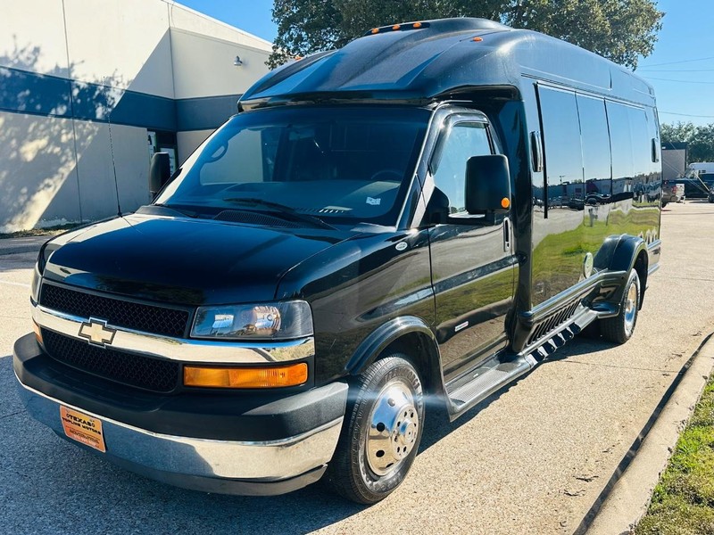 2010 Chevrolet Express G3500's photo
