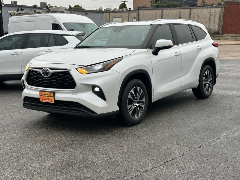 2023 Toyota Highlander XLE
