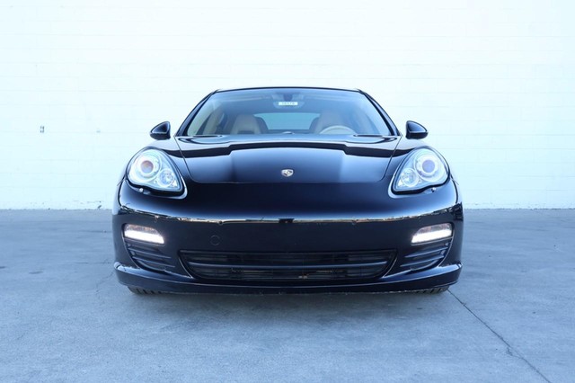 2013 Porsche Panamera's photo