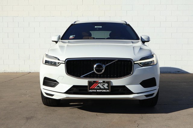 2020 Volvo XC60 Momentum's photo