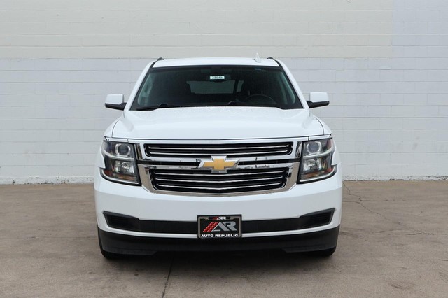2016 Chevrolet Suburban LS's photo