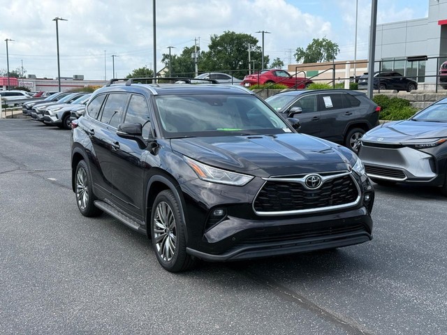 Indianapolis IN 2022 Toyota Highlander more details - toyota highlander