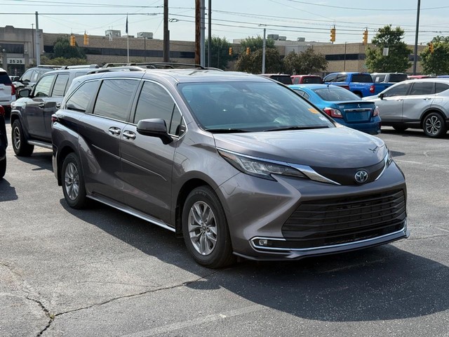 Indianapolis IN 2022 Toyota Sienna more details - toyota sienna