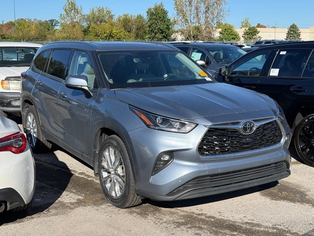 Indianapolis IN 2022 Toyota Highlander more details - toyota highlander