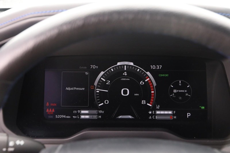 Toyota Tundra 4WD Vehicle Full-screen Gallery Image 12