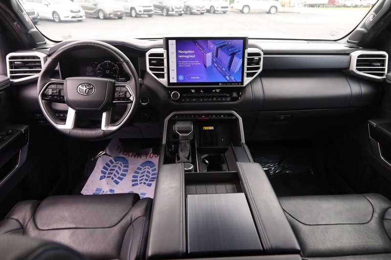 Toyota Tundra 4WD Vehicle Full-screen Gallery Image 20