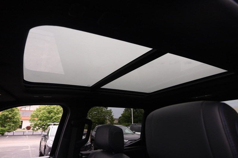 Toyota Tundra 4WD Vehicle Full-screen Gallery Image 27