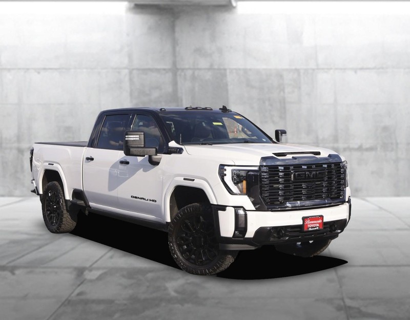 GMC Sierra 2500HD Vehicle Image 02