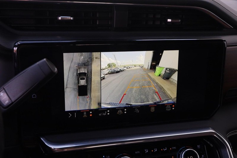 GMC Sierra 2500HD Vehicle Image 17