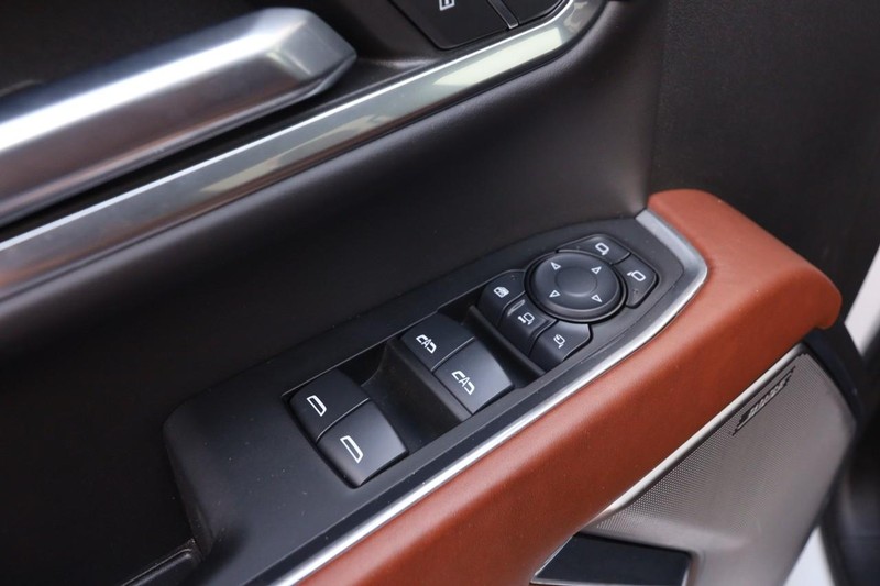 GMC Sierra 2500HD Vehicle Image 21