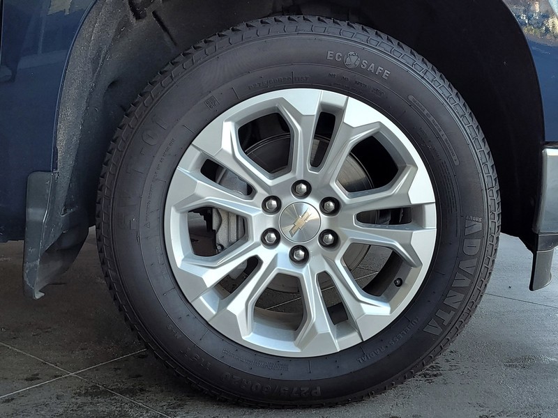 Chevrolet Silverado 1500 Vehicle Full-screen Gallery Image 05