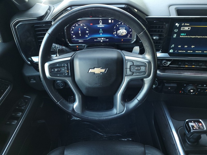 Chevrolet Silverado 1500 Vehicle Full-screen Gallery Image 12