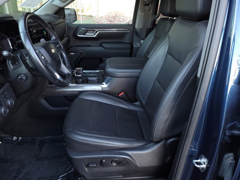 Chevrolet Silverado 1500 Vehicle Full-screen Gallery Image 16