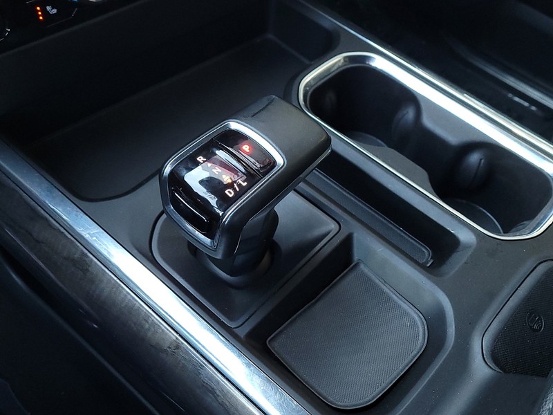 Chevrolet Silverado 1500 Vehicle Full-screen Gallery Image 18