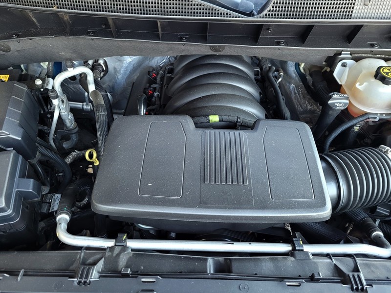 Chevrolet Silverado 1500 Vehicle Full-screen Gallery Image 25