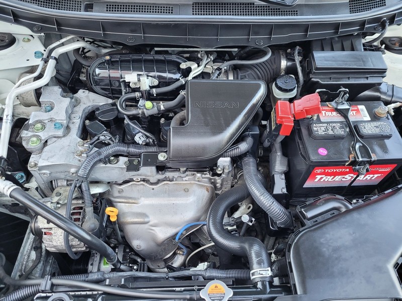 Nissan Rogue Vehicle Full-screen Gallery Image 29
