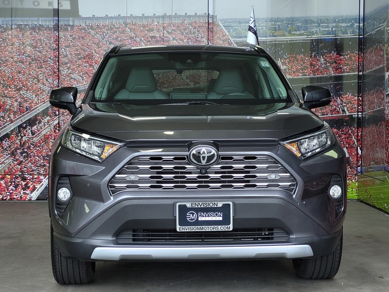 Toyota RAV4 Vehicle Full-screen Gallery Image 03