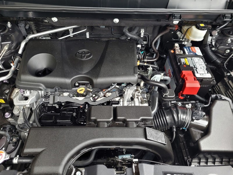 Toyota RAV4 Vehicle Full-screen Gallery Image 30