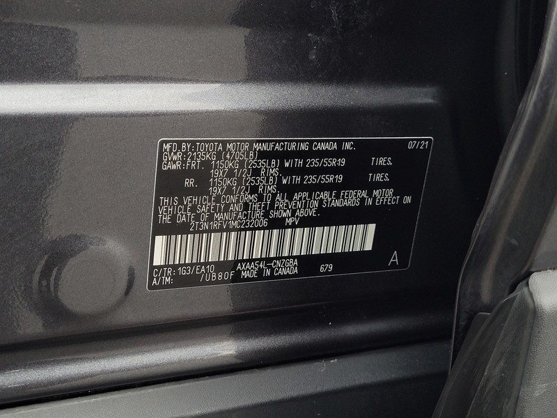 Toyota RAV4 Vehicle Full-screen Gallery Image 32