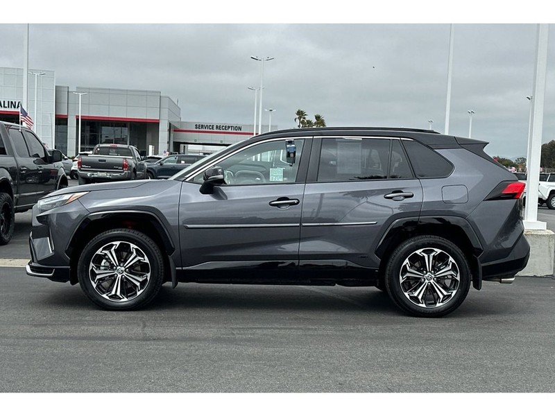 Toyota RAV4 Prime Vehicle Full-screen Gallery Image 07