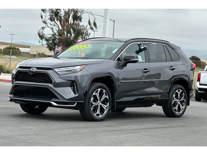 Toyota RAV4 Prime Vehicle Full-screen Gallery Image 08