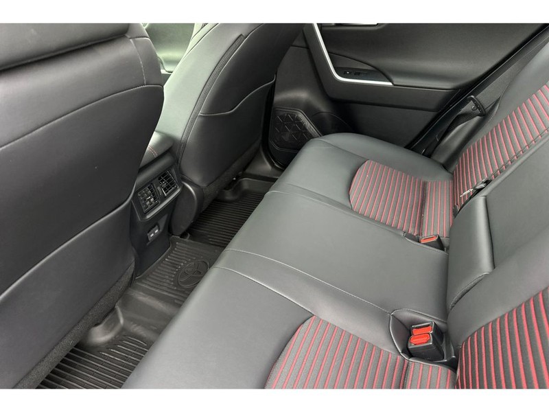 Toyota RAV4 Prime Vehicle Full-screen Gallery Image 13