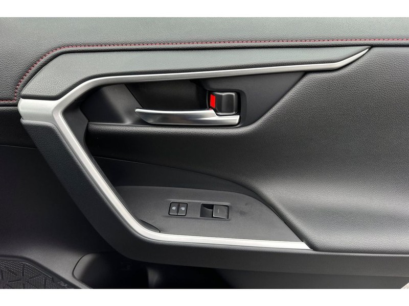 Toyota RAV4 Prime Vehicle Full-screen Gallery Image 20
