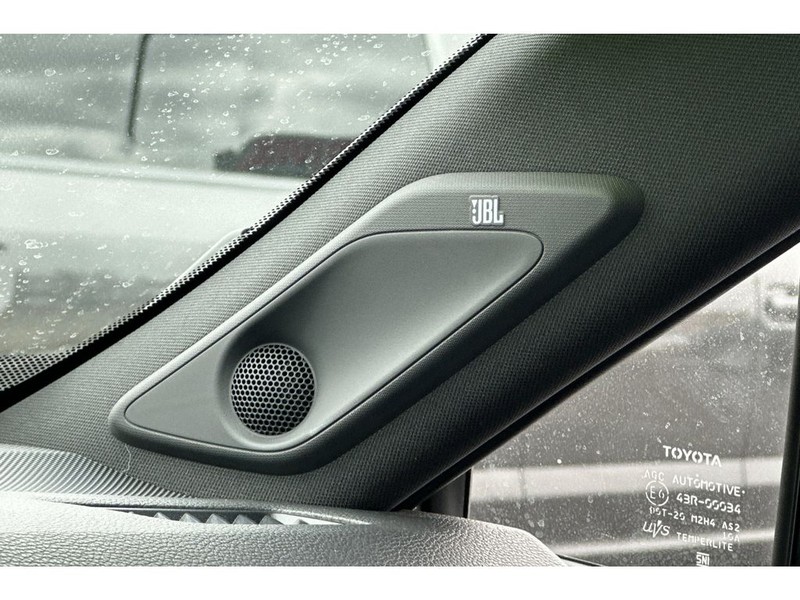 Toyota RAV4 Prime Vehicle Full-screen Gallery Image 21