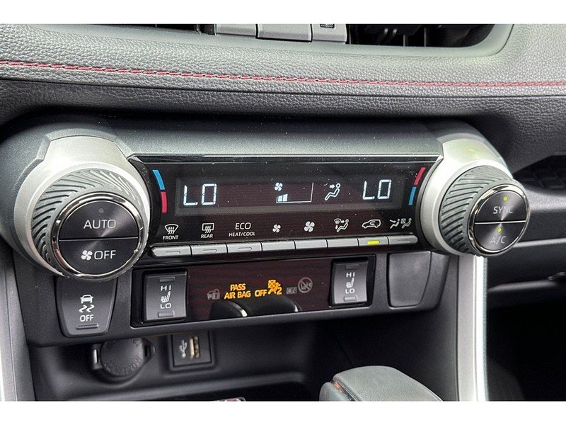 Toyota RAV4 Prime Vehicle Full-screen Gallery Image 24