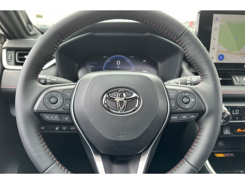 Toyota RAV4 Prime Vehicle Full-screen Gallery Image 27