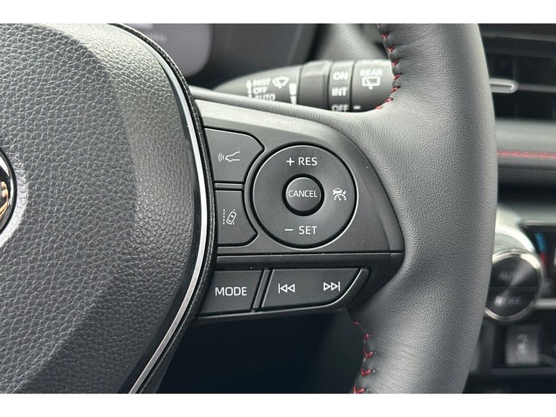 Toyota RAV4 Prime Vehicle Full-screen Gallery Image 29