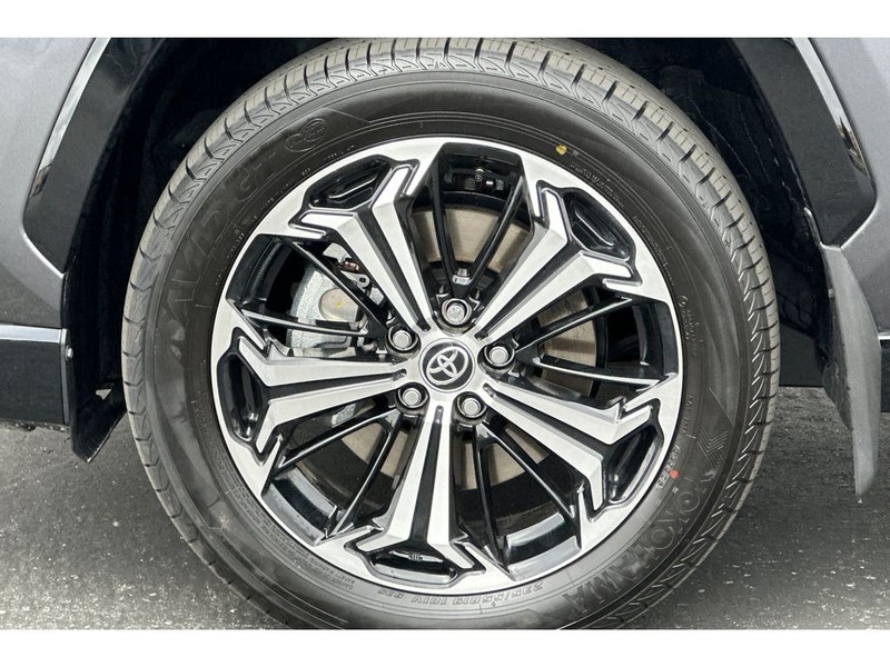 Toyota RAV4 Prime Vehicle Full-screen Gallery Image 33