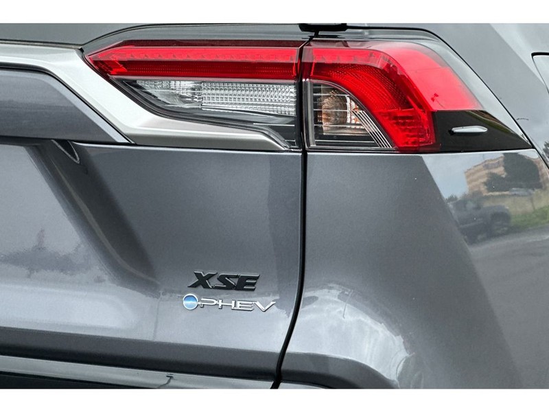 Toyota RAV4 Prime Vehicle Full-screen Gallery Image 34