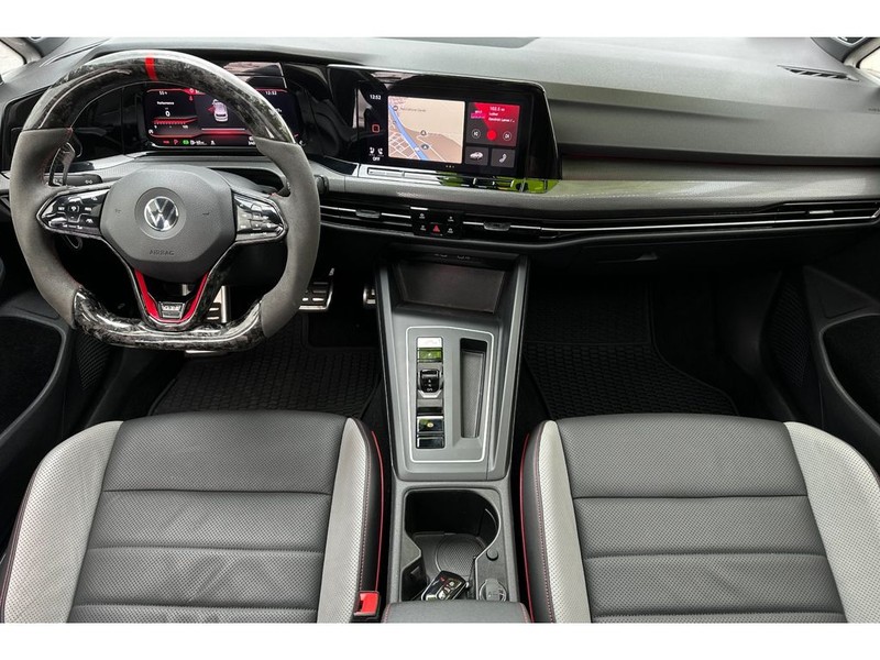 Volkswagen Golf GTI Vehicle Full-screen Gallery Image 15