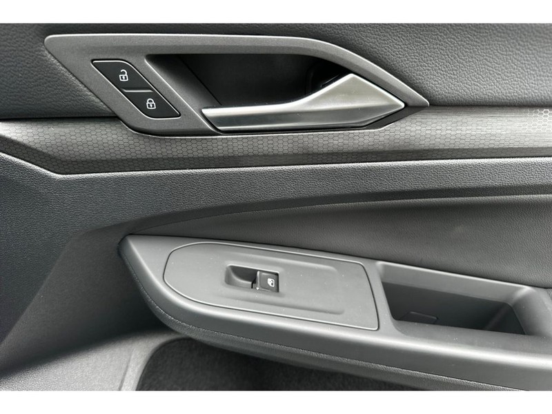 Volkswagen Golf GTI Vehicle Full-screen Gallery Image 20