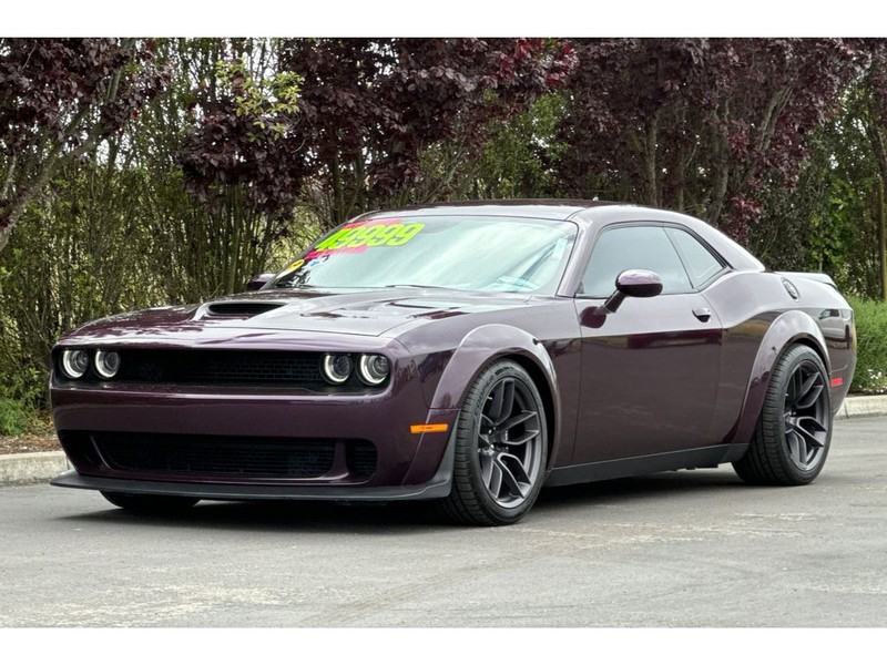 Dodge Challenger Vehicle Full-screen Gallery Image 08