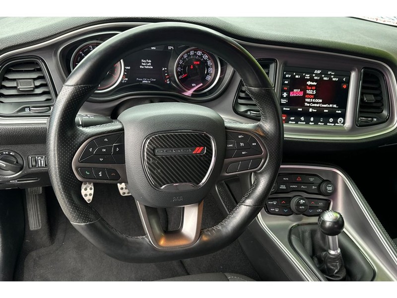 Dodge Challenger Vehicle Full-screen Gallery Image 15