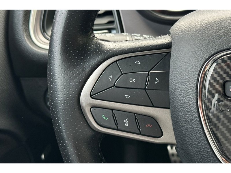 Dodge Challenger Vehicle Full-screen Gallery Image 26