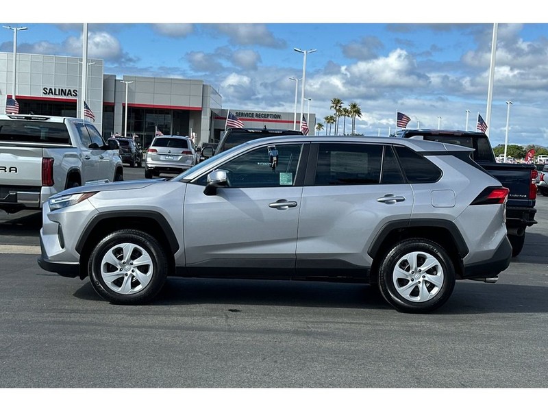 Toyota RAV4 Vehicle Full-screen Gallery Image 07