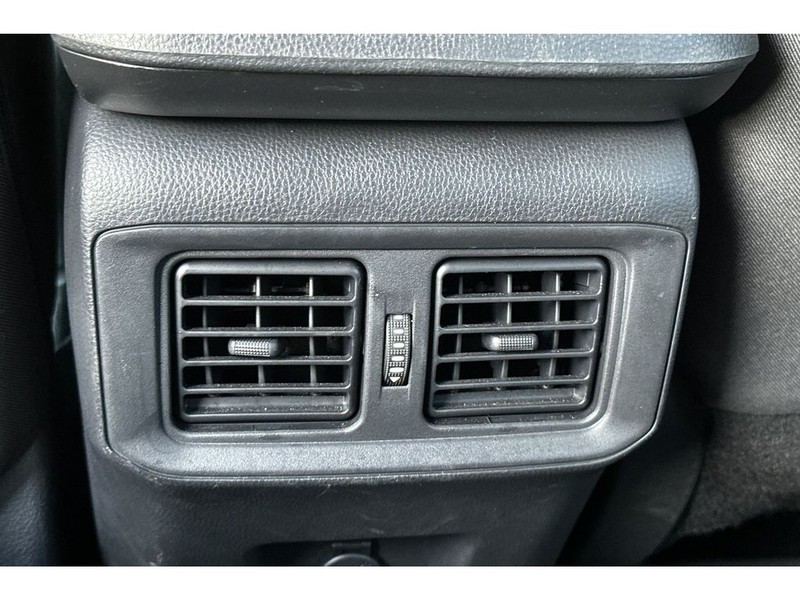 Toyota RAV4 Vehicle Full-screen Gallery Image 14