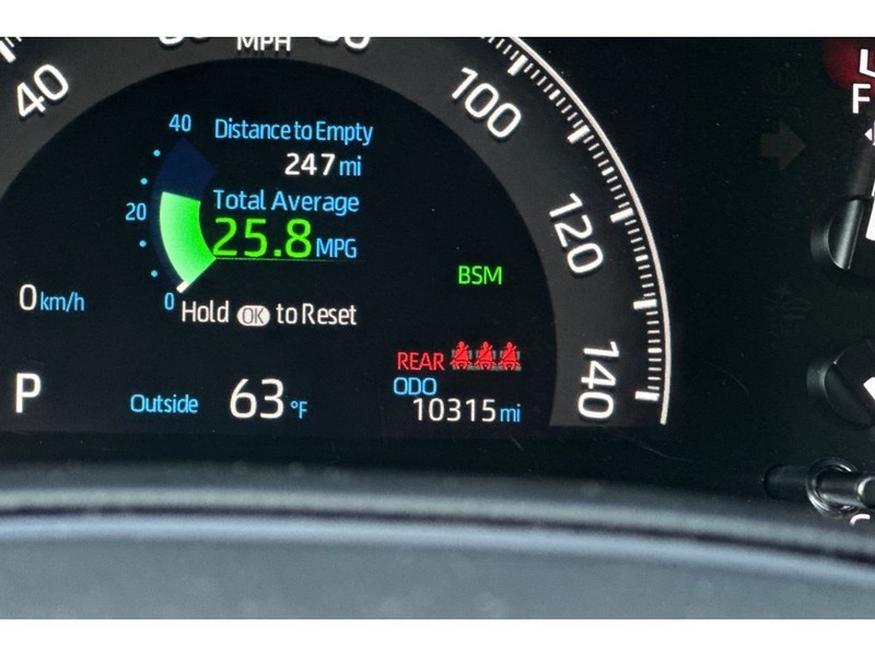 Toyota RAV4 Vehicle Full-screen Gallery Image 29